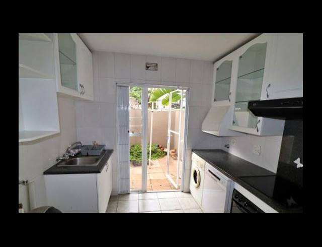 3 BEDROOM TOWNHOUSE FOR SALE IN SUNNYROCK